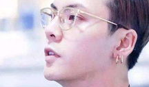 耳钉男明星