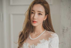 泰国网红美女桥上,引发网友热议