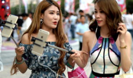 网红嫩模美腿迅雷,迅雷般吸引眼球