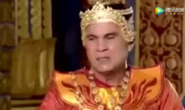 泰国搞笑王爷广告,笑料横生，王爷风采尽展