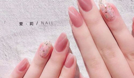 最新美甲款式图片,2023春季美甲潮流盘点