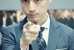 胡歌背景照片,光影交织，探寻演艺之路的璀璨星辰